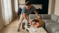 Wingstop in Italia con Joe ed Ethan Bastianich: dal primo assaggio sui Navigli all’apertura a Milano